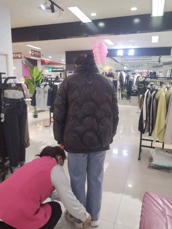 【新時代商廈寶龍店】企業(yè)文化踐行者（16）為顧客解決實(shí)際問題